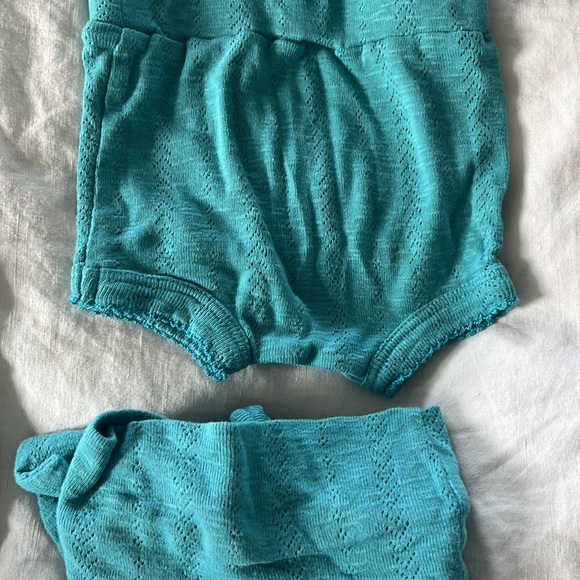 Newborn Outfits - Picture 5 of 12